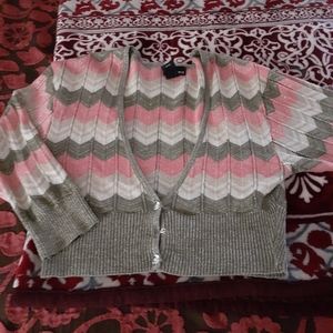 2 Mid drift sweaters